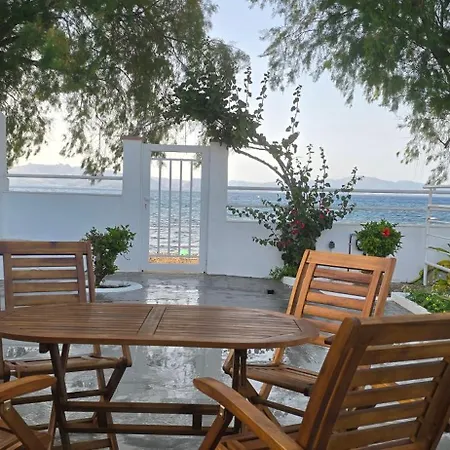 Eva's Beachfront House Cos