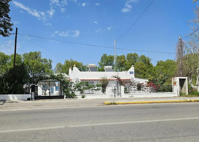 Eva's Beachfront House Vakantiehuis