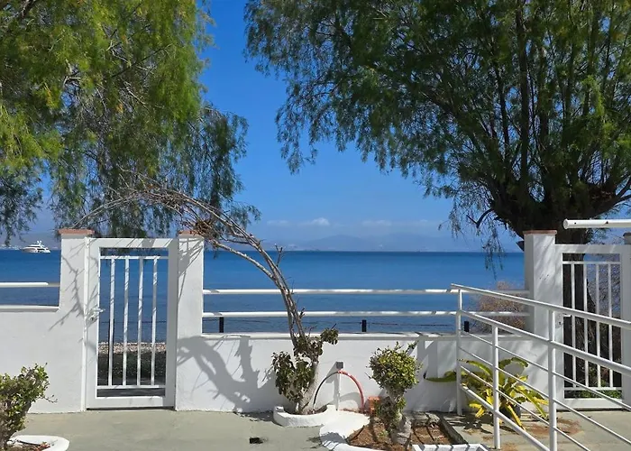 Eva's Beachfront House Vakantiehuis *